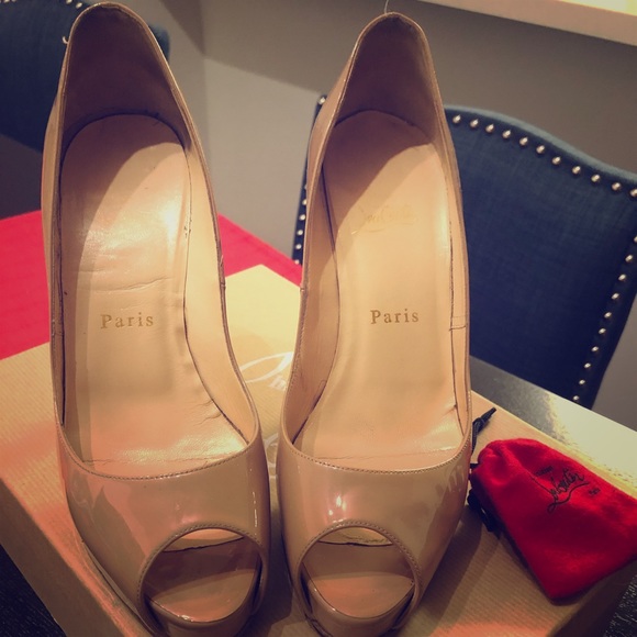 Christian Louboutin Shoes - Christian Louboutin Very Prive Nude Patent Heels